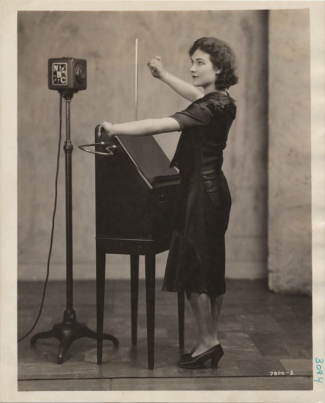 Theremin Player